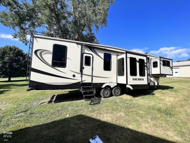 2017 Sierra Fifth Wheel Exterior